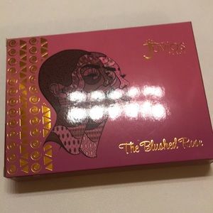 Juvias place the blushed rose